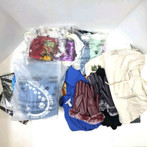 Large Reseller Clothing Lot Most New + Vtg Piece +Gloves, Socks & Tapestry READ